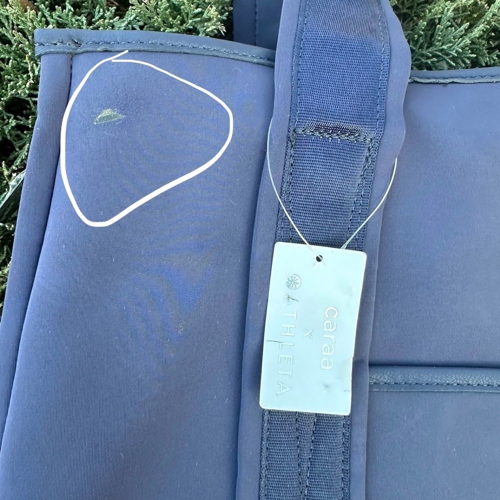 Caraa x Athleta Everyday Vinyasa Tote Navy Blue Gym Bag NWT - Picture 8 of 16